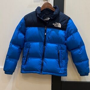 The North Face 700 Kids Blue and Black Puffer Jacket
